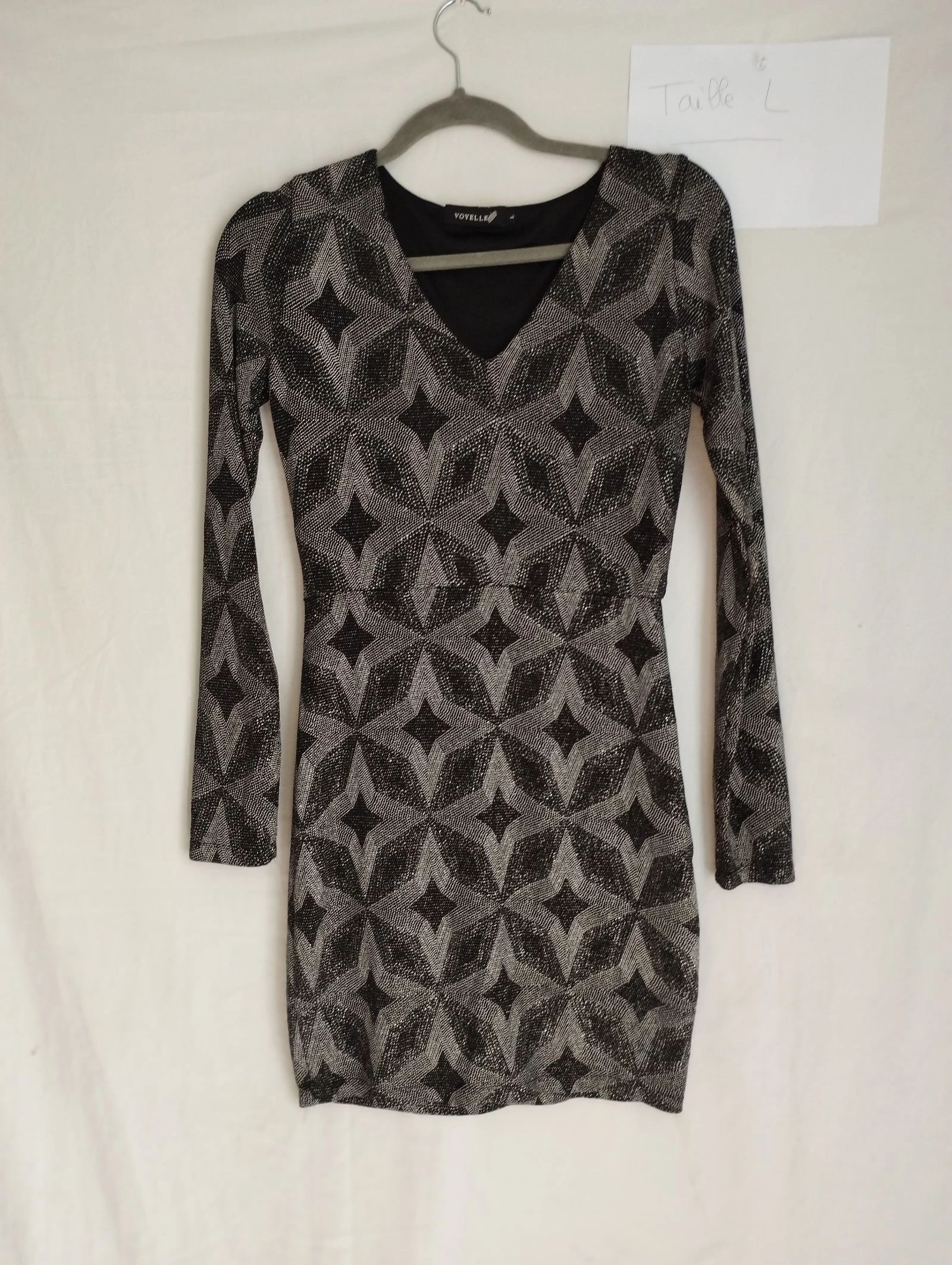 Robe courte ajustée a motifs taille L voyelles